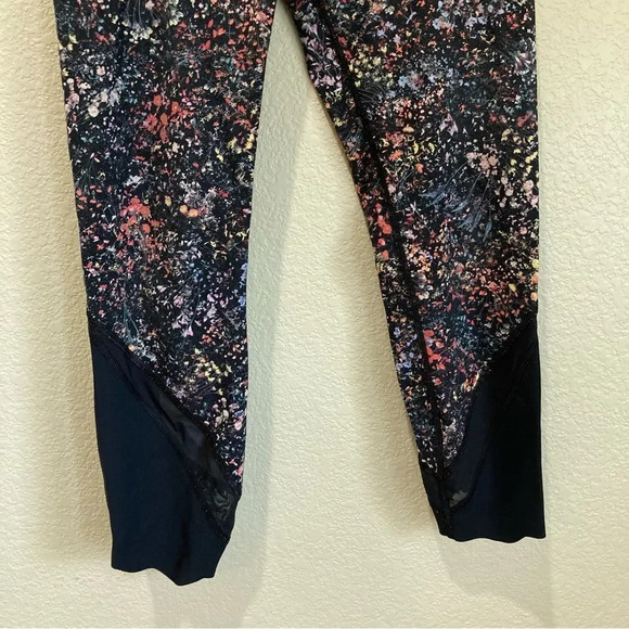LULULEMON Wunder Under Crop II Legging 6 Flowerescent Multi Scallop Luxtreme - Picture 5 of 9